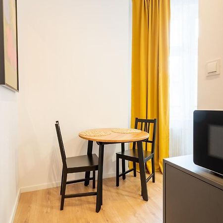 Elegant Very Berry Studios In Poznan Center By Noclegi Renters Exterior foto