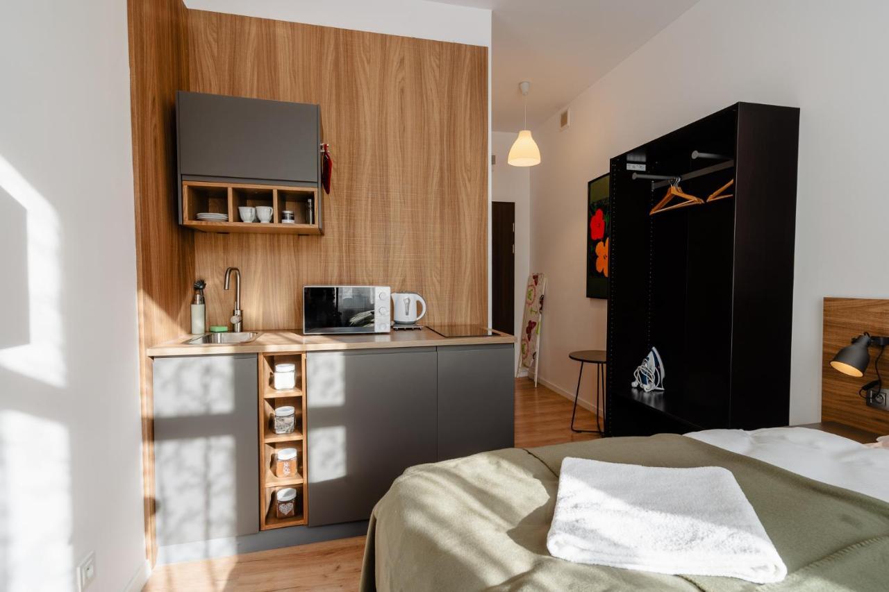 Elegant Very Berry Studios In Poznan Center By Noclegi Renters Exterior foto