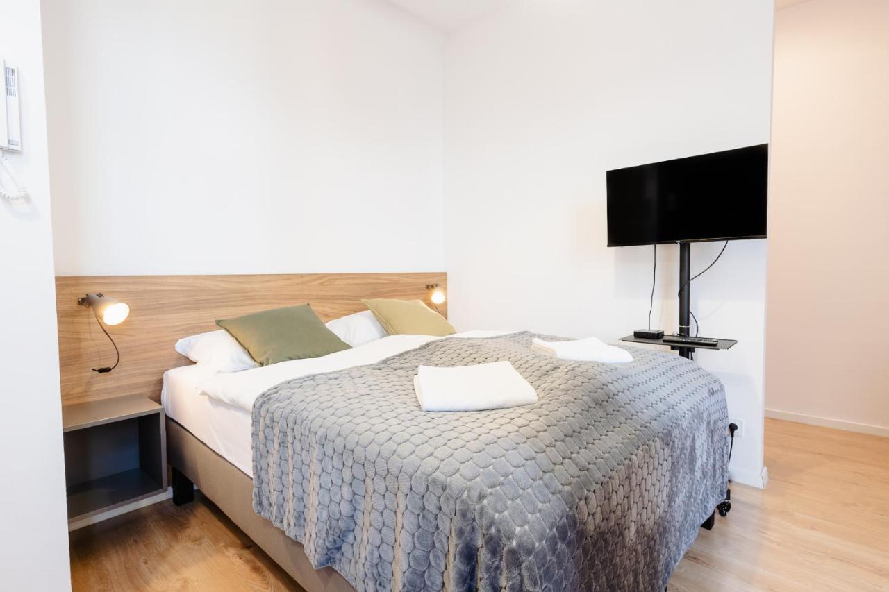 Elegant Very Berry Studios In Poznan Center By Noclegi Renters Exterior foto