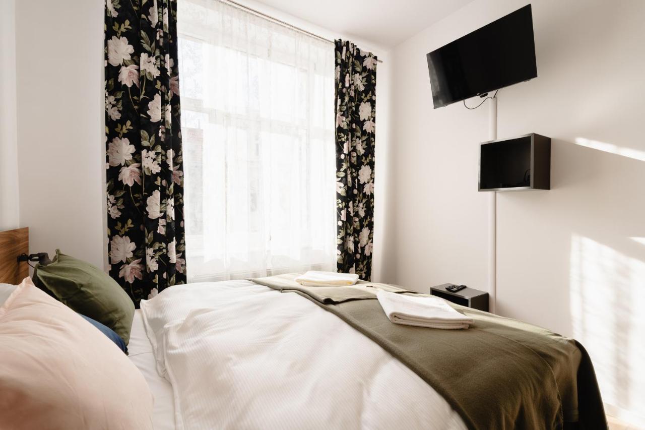 Elegant Very Berry Studios In Poznan Center By Noclegi Renters Exterior foto