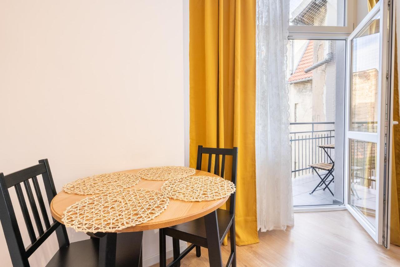Elegant Very Berry Studios In Poznan Center By Noclegi Renters Exterior foto